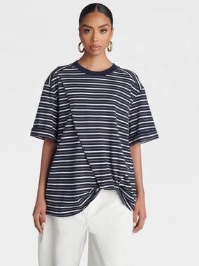 KBB by KAHLANA “The Asymmetric Hem Twist T-Shirt”